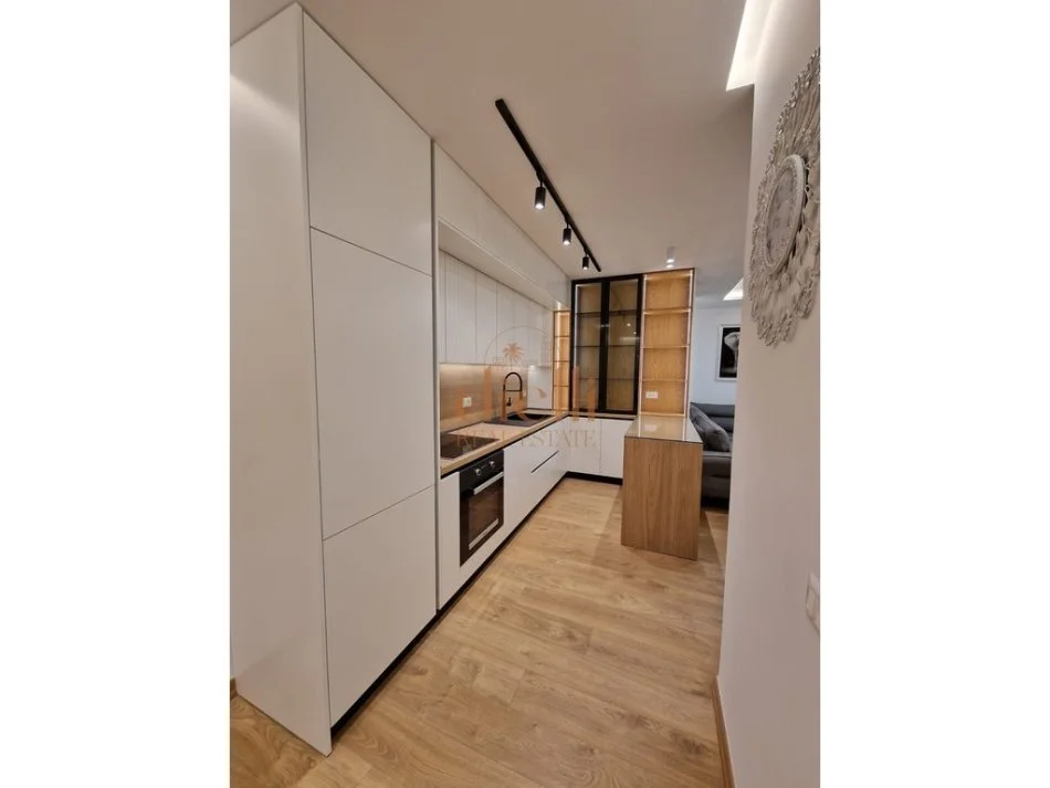 Tirane, jepet me qera apartament 2+1 Kati 2, 1.200 € (KOPSHTI BOTANIK)