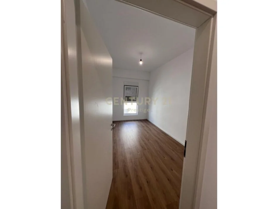 Tirane, shitet apartament 1+1 Kati 5, 61 m² 85.500 € (ALI DEM)