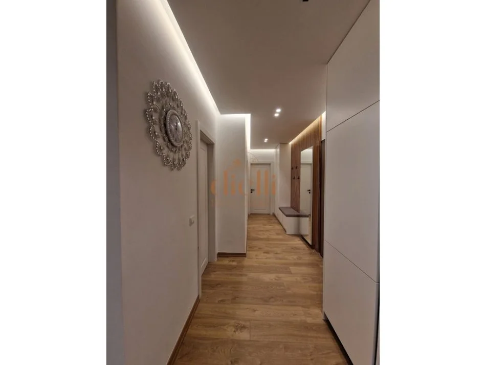 Tirane, jepet me qera apartament 2+1 Kati 2, 1.200 € (KOPSHTI BOTANIK)