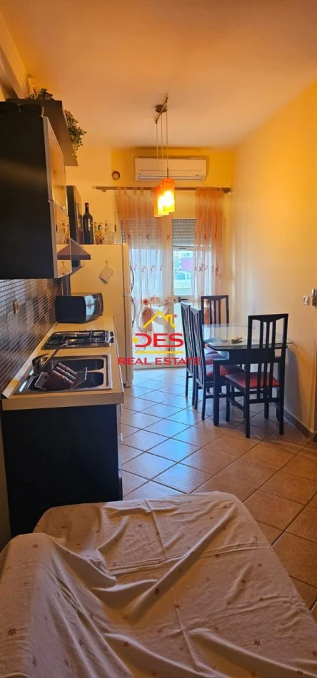 Vlore, shitet apartament 2+1+Ballkon Kati 5, 87 m² 110.000 € (Rruga Dush Strati)