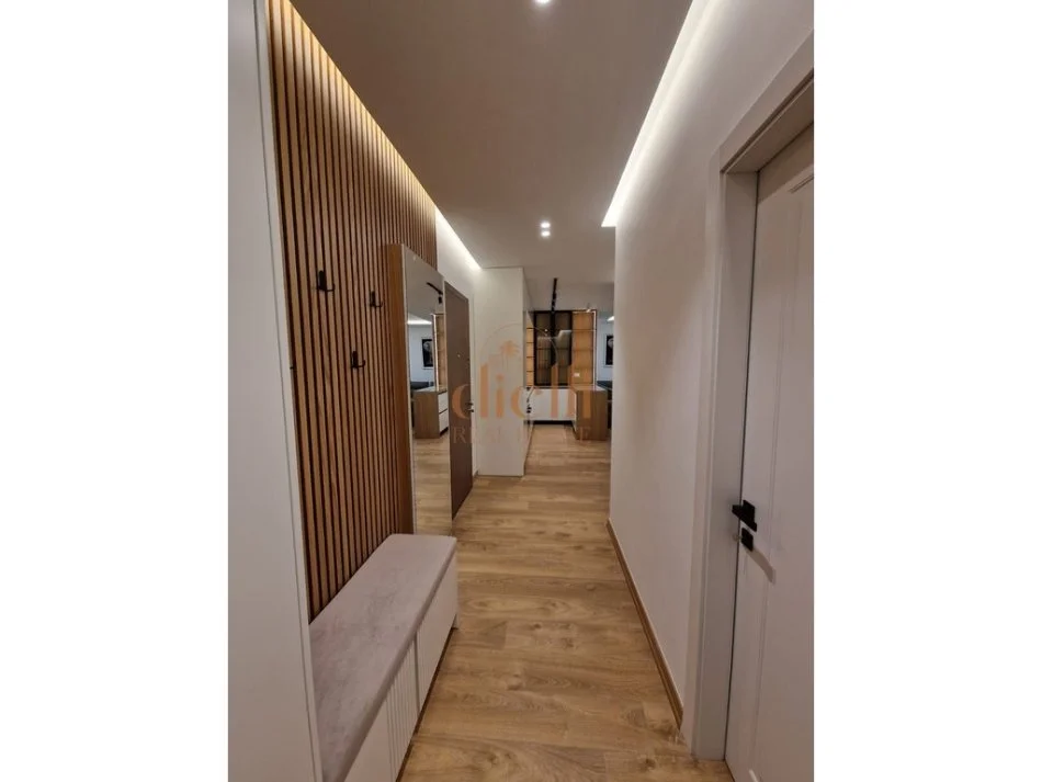 Tirane, jepet me qera apartament 2+1 Kati 2, 1.200 € (KOPSHTI BOTANIK)