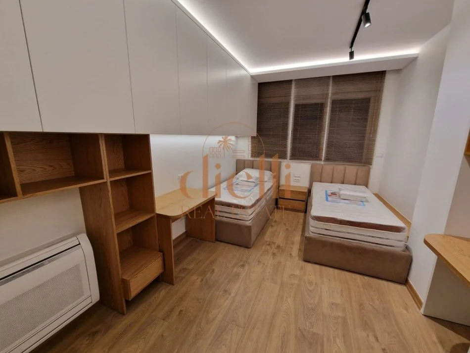 Tirane, jepet me qera apartament 2+1 Kati 2, 1.200 € (KOPSHTI BOTANIK)