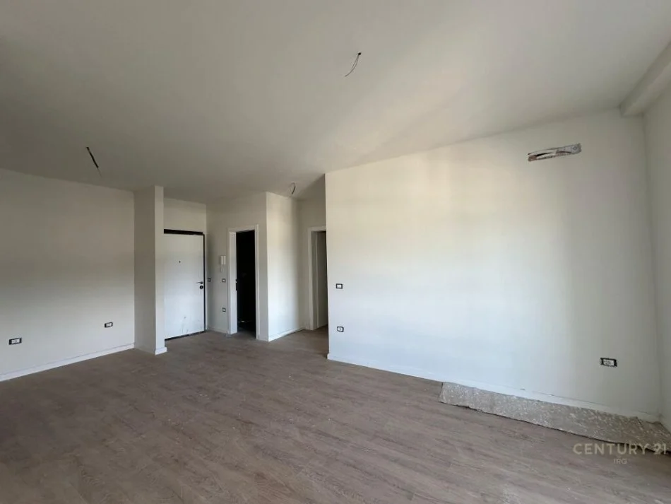 Tirane, shitet apartament 1+1 Kati 9, 70 m² 110.000 € 