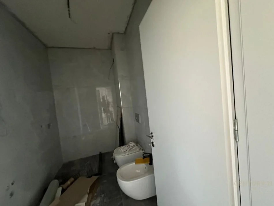 Tirane, shitet apartament 1+1 Kati 9, 70 m² 110.000 € 