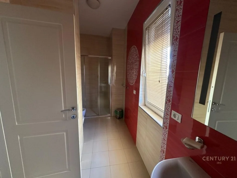 jepet me qera Kati 5, 150 m² 1.000 €