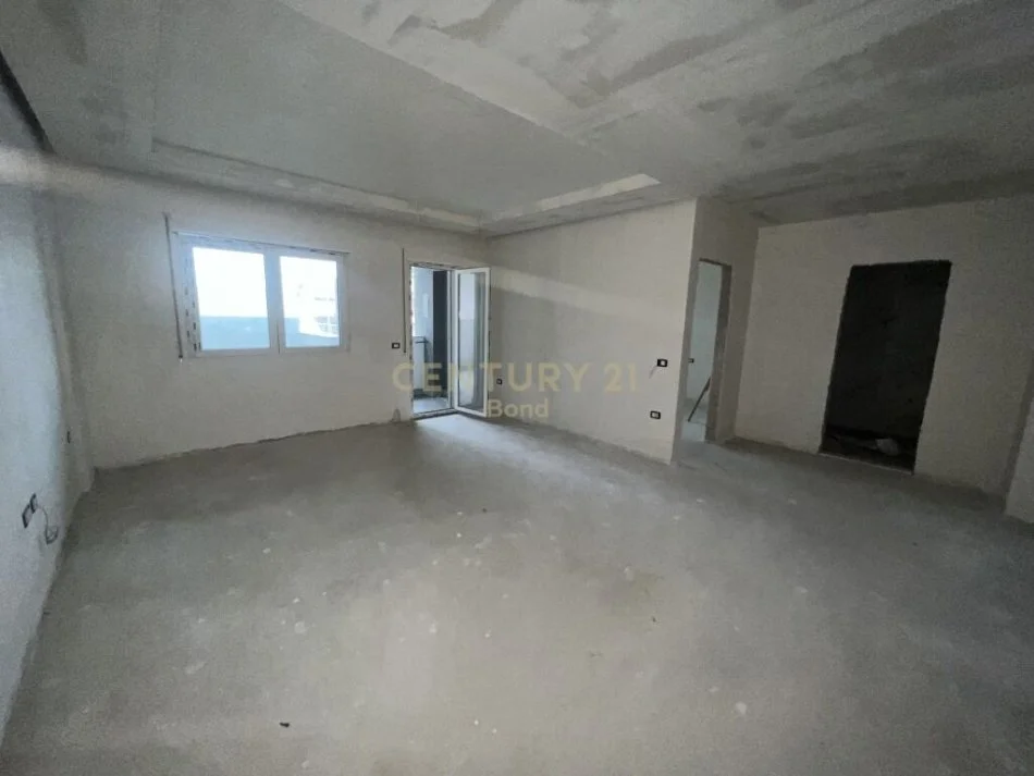 Tirane, shitet apartament 1+1+Ballkon Kati 2, 74 m² 115.000 € (Unaza e Re)