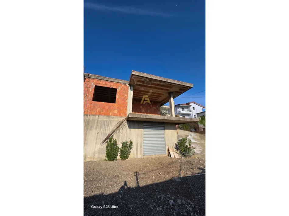 Tirane, shitet Vile 2 Katshe Kati 2, 549 m² 170.000 € (Koder Kamez)