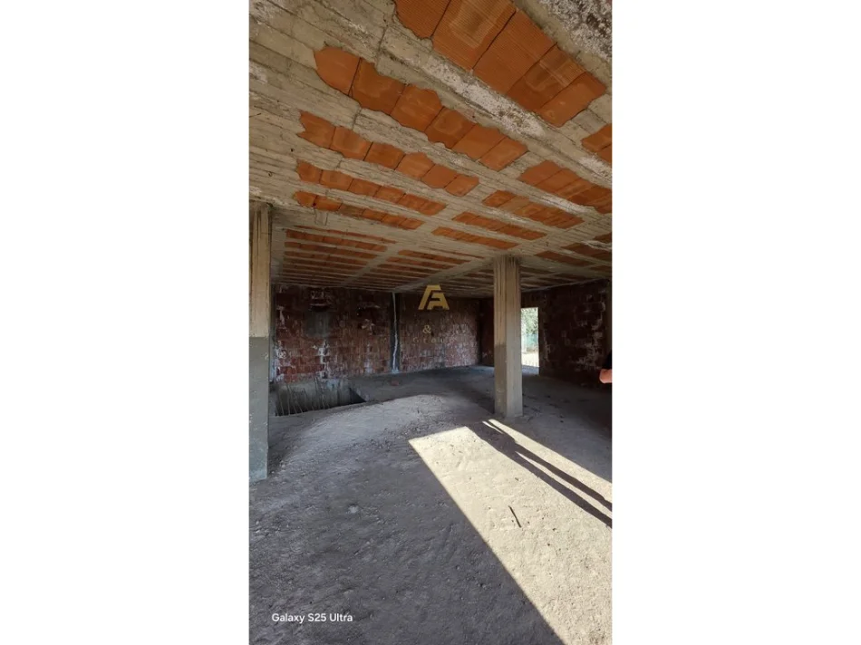 Tirane, shitet Vile 2 Katshe Kati 2, 549 m² 170.000 € (Koder Kamez)