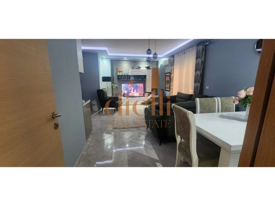 Tirane, shitet apartament 2+1 , 100 m² 135.000 € (fresk)