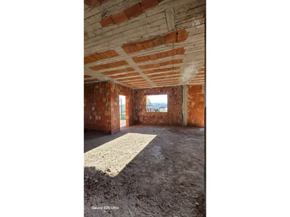 Tirane, shitet Vile 2 Katshe Kati 2, 549 m² 170.000 € (Koder Kamez)