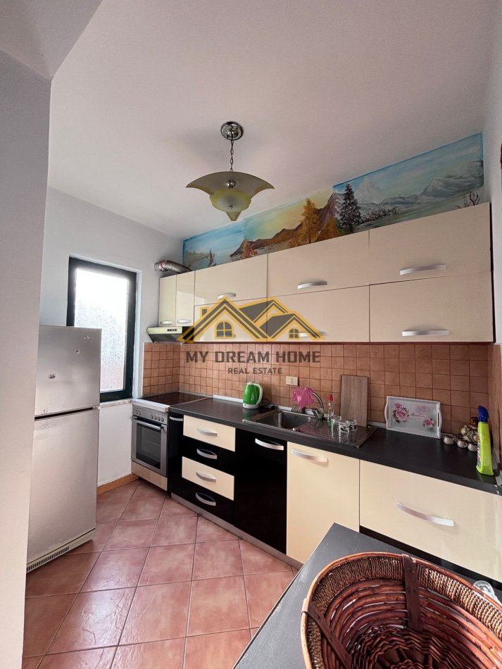 Durres, jepet me qera garsonier 1+1 Kati 3, 54 m² 250 € 