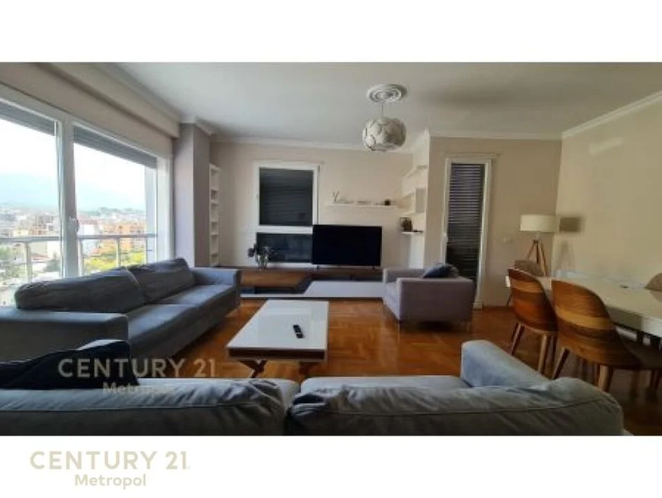 Tirane, jepet me qera apartament Kati 5, 120 m² 1.100 € (qender)