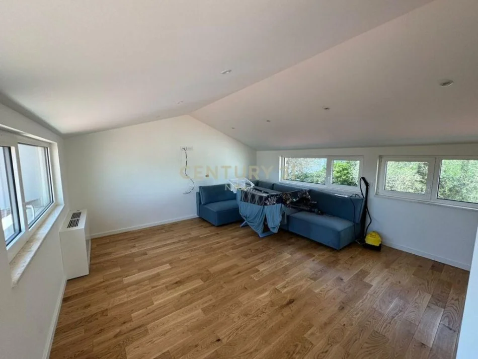 Tirane, shitet Vile 3+1 Kati 3, 340 m² 880.000 € (kodra e diellit)