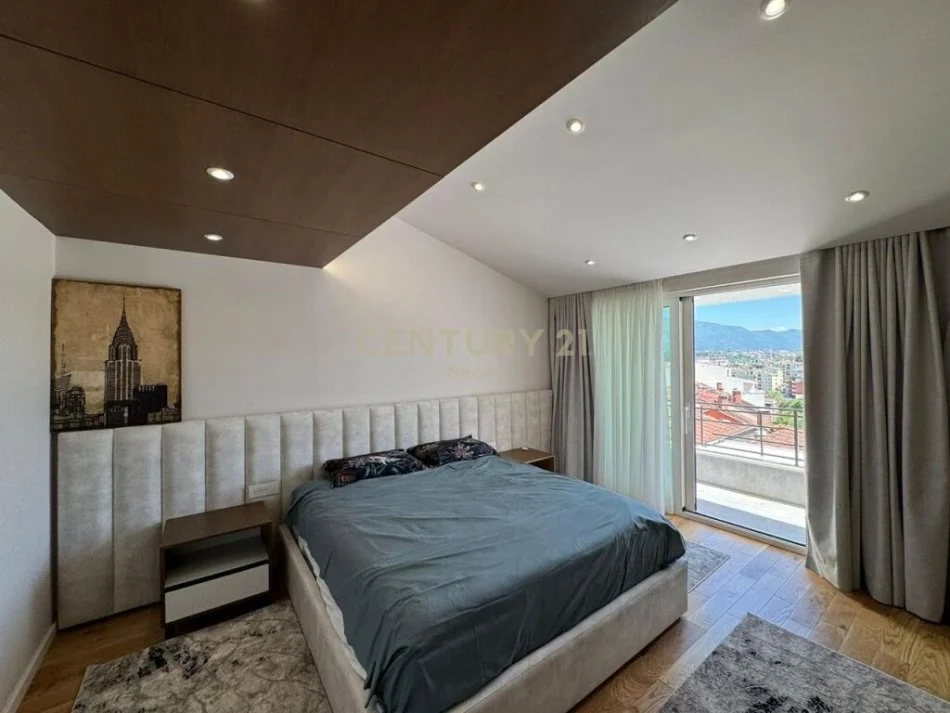 Tirane, shitet Vile 3+1 Kati 3, 340 m² 880.000 € (kodra e diellit)