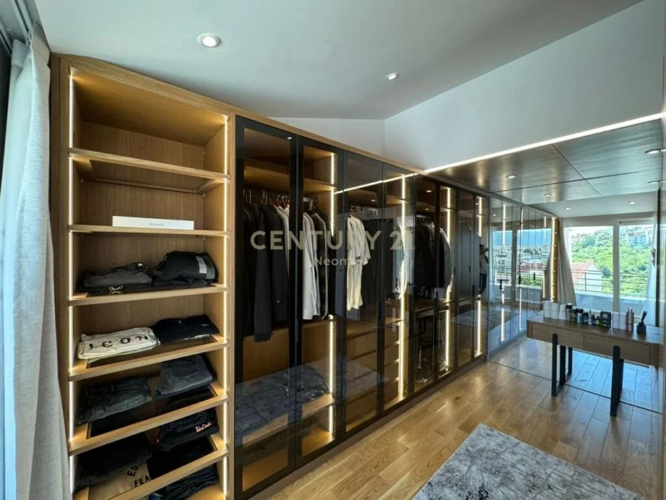 Tirane, shitet apartament 3+1 Kati 3, 340 m² 880.000 € (kodra e diellit)