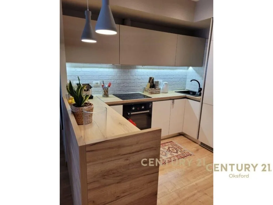 Tirane, jepet me qera apartament 2+1 Kati 5, 82 m² 750 € (21 dhjetor)