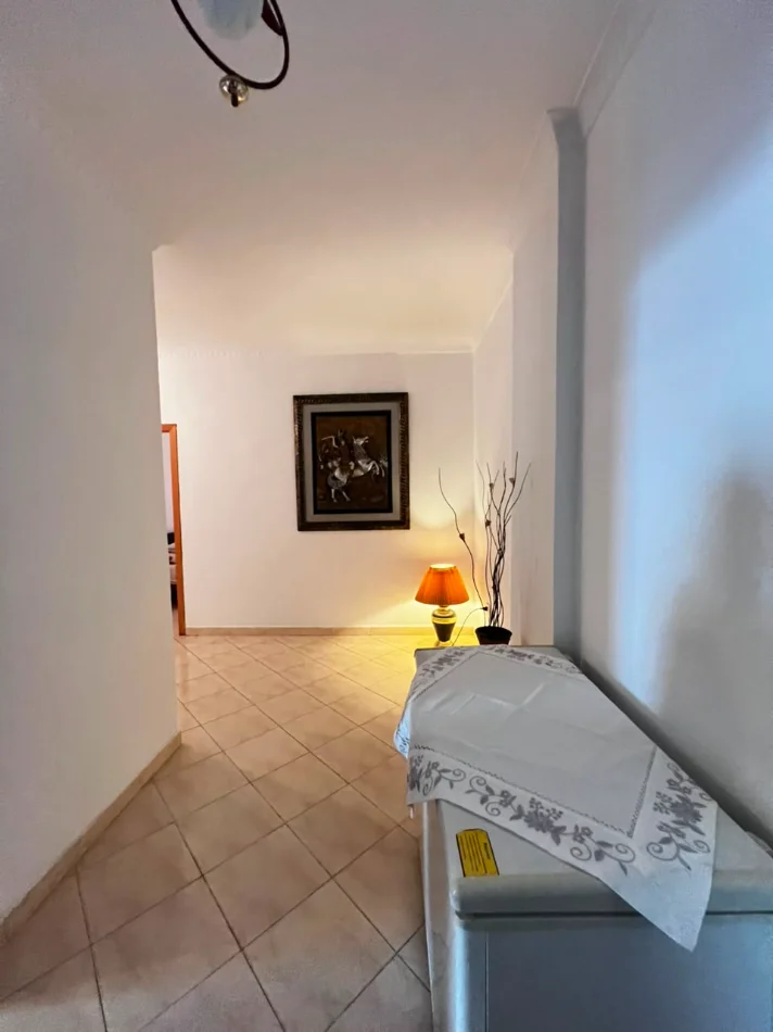 Durres, jepet me qera apartament 2+1+Ballkon Kati 2, 104 m² 500 € (Royal G Hotel,Plazh,Durres)