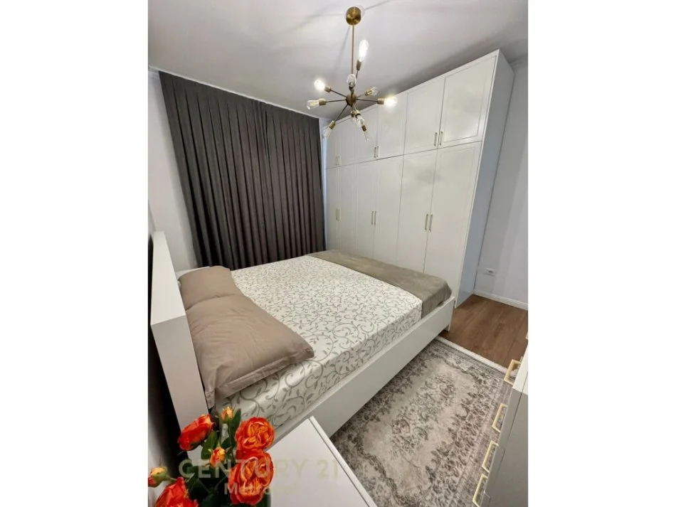 Tirane, jepet me qera apartament 2+1 Kati 6, 112 m² 1.200 € (komuna e parisit)