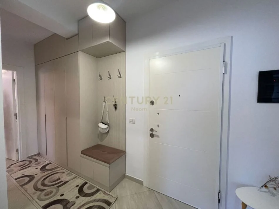 Tirane, jepet me qera apartament 2+1 Kati 4, 115 m² 900 € (Liqeni i thate)
