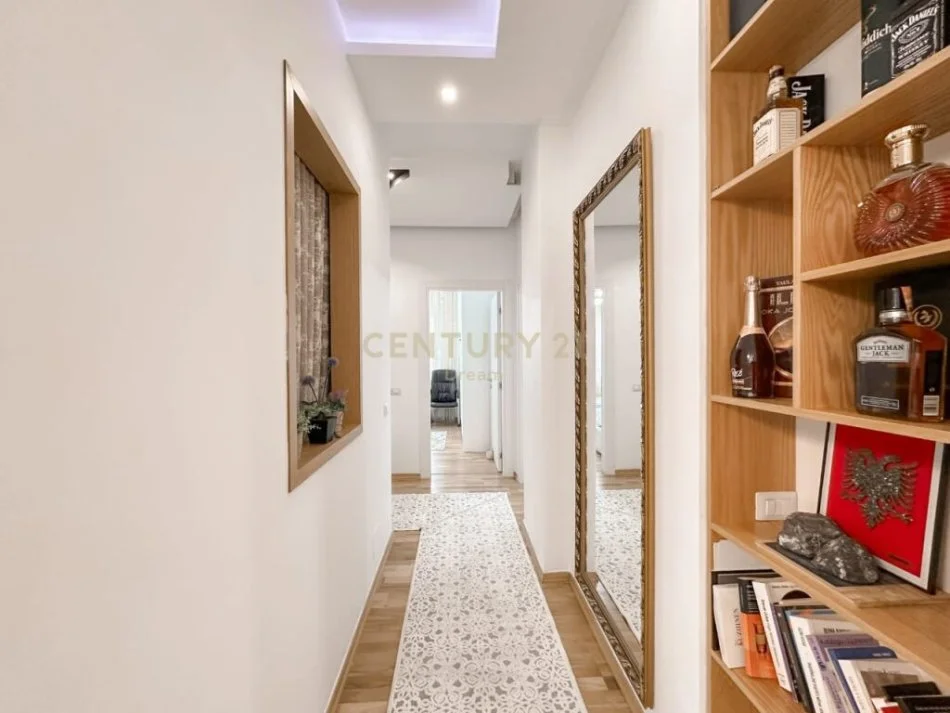 Tirane, shitet apartament 3+1 Kati 3, 124 m² 260.000 € (Kopeshti botanik)