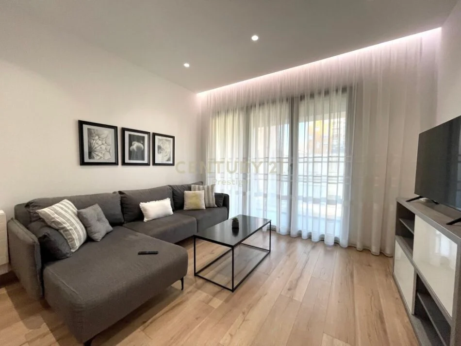 Tirane, jepet me qera apartament 1+1 Kati 4, 1.100 € 