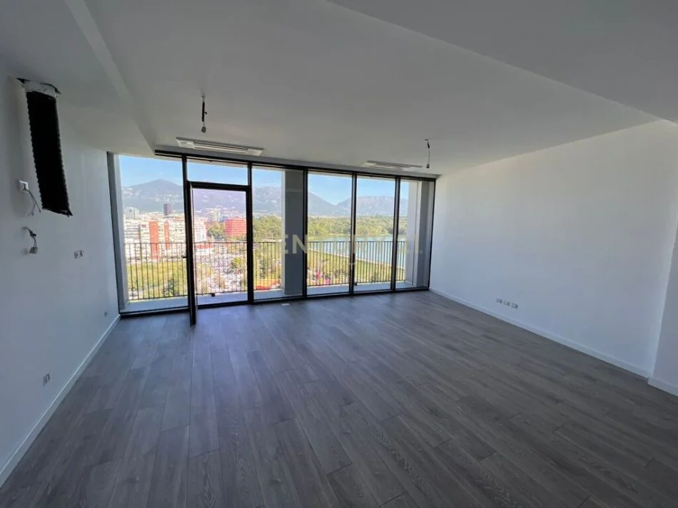 Tirane, jepet me qera apartament 2+1 Kati 9, 125 m² 1.300 € (Liqeni i tiranes)