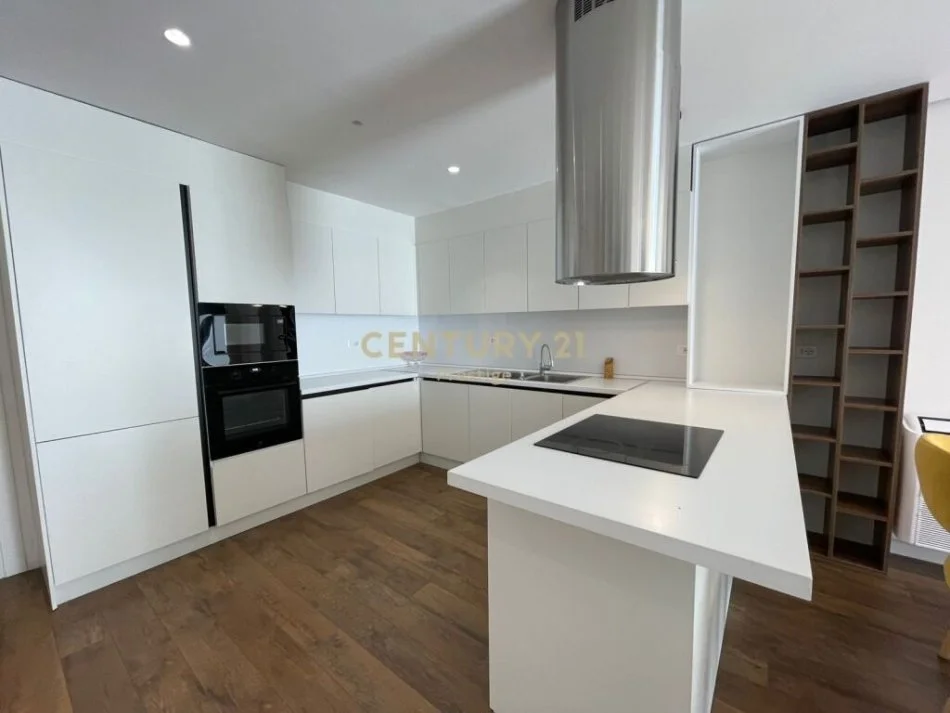 Tirane, jepet me qera apartament 3+1 Kati 9, 2.500 € 