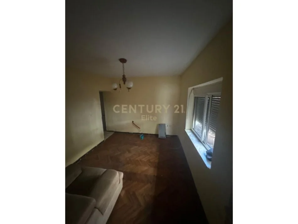 Tirane, shitet apartament 1+1 Kati 1, 42 m² 109.000 € (Perlat Rexhepi)