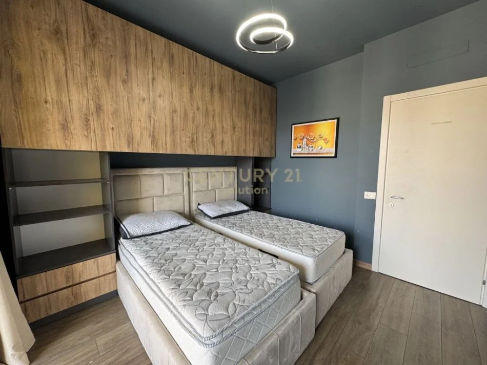 Tirane, jepet me qera apartament 2+1 Kati 7, 108 m² 600 € (Grand Gallery, Yzberish)