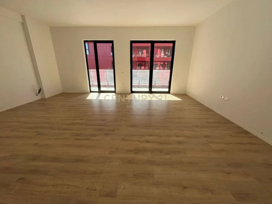 Tirane, jepet me qera 3+1+Ballkon Kati 5, 130 m² 600 € (rruga dibres)