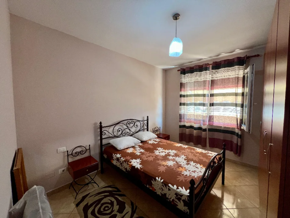 Tirane, jepet me qera apartament 1+1+Ballkon Kati 6, 128 m² 550 € (Tefta tashko koco)