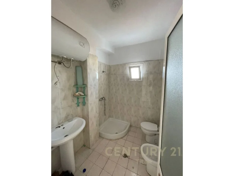 Tirane, shitet apartament 1+1+Ballkon Kati 6, 88 m² 110.000 € (Xhamlliku)