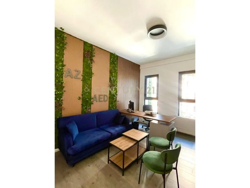 Tirane, shitet ambjent biznesi Kati 4, 133 m² (Rruga e Kavajes)