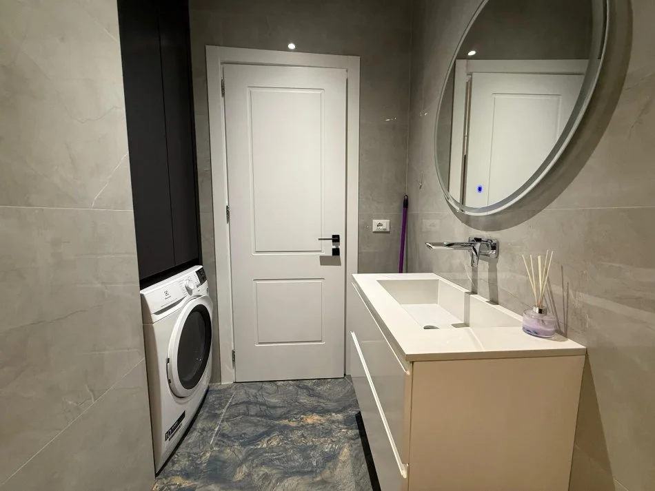 Tirane, jepet me qera apartament 1+1 Kati 4, 72 m² 1.500 € (RRUGA E KOSOVAREVE)