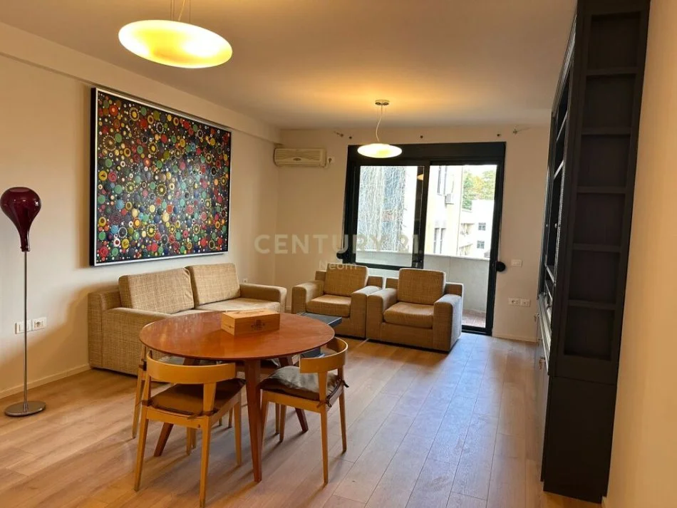 Tirane, jepet me qera apartament 2+1 Kati 3, 100 m² 1.100 € 