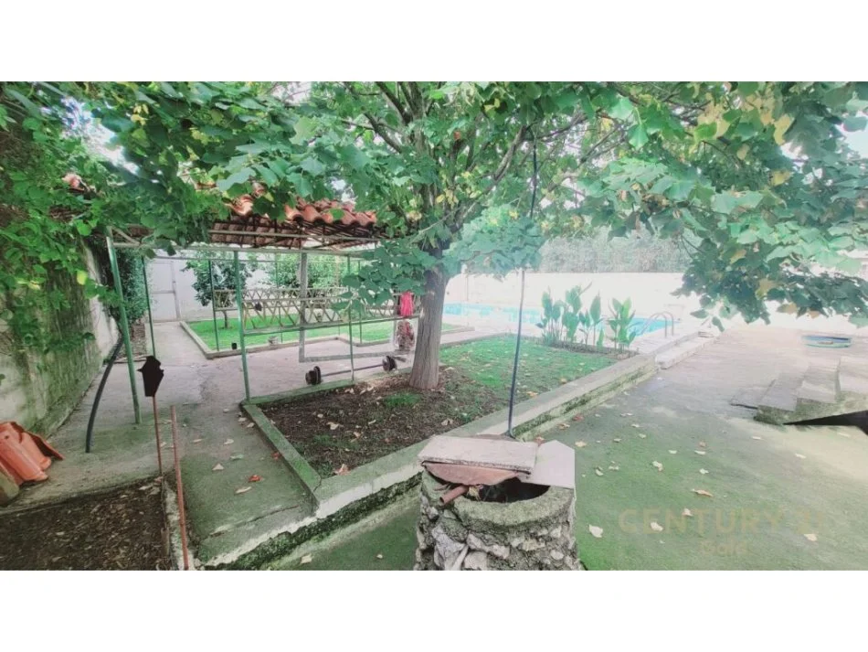 Tirane, shitet Vile 2 Katshe Kati 2, 650 m² 360.000 € (VAQARR)