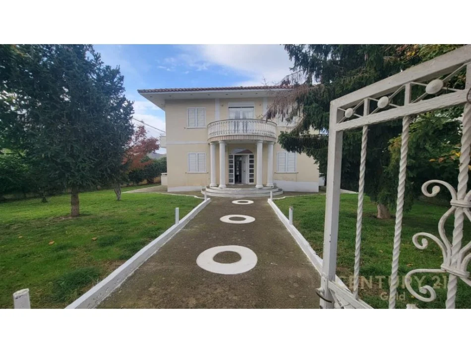 Tirane, shitet Vile 2 Katshe Kati 2, 650 m² 360.000 € (VAQARR)