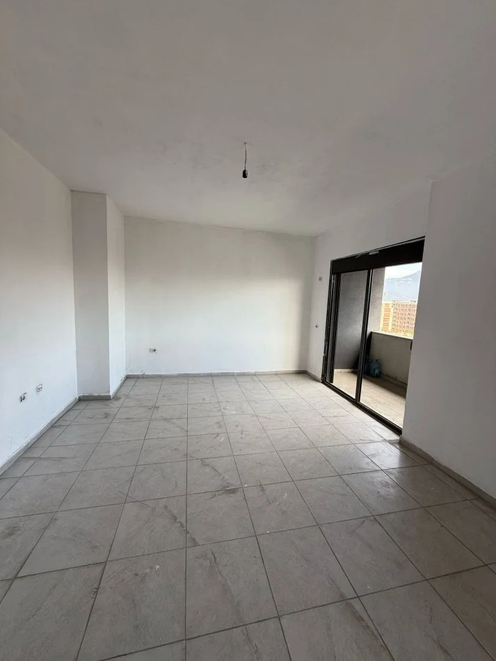 Tirane, shitet 3+1 Kati 8, 116 m² (casa italia)
