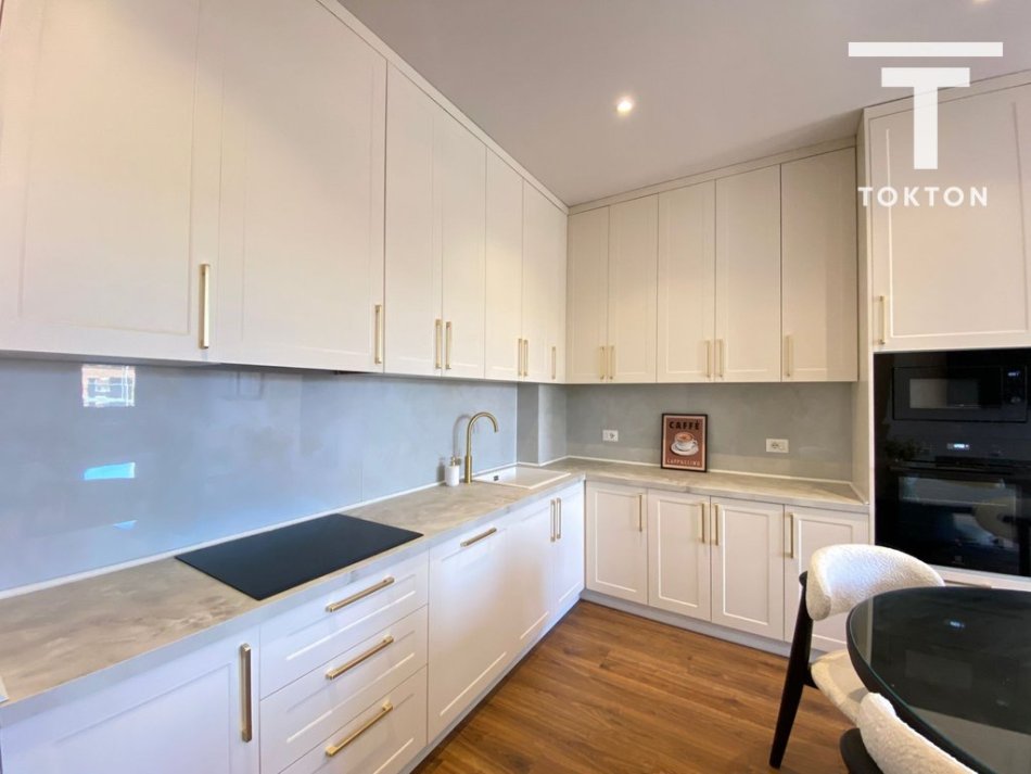 Tirane, shitet apartament 2+1 Kati 6, 150.000 € 