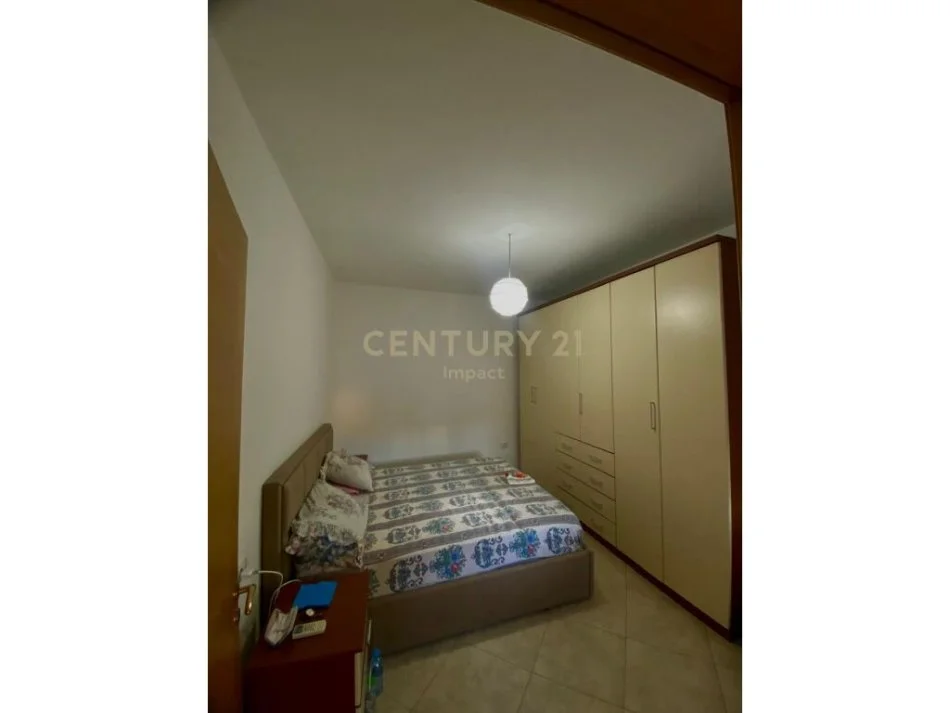 Tirane, jepet me qera apartament 1+1+Ballkon Kati 3, 60 m² 530 € 