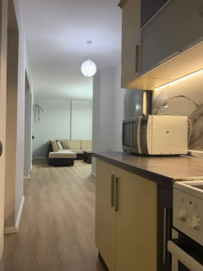 Tirane, jepet me qera apartament 2+1 Kati 7, 100 m² 600 € (Rruga Dritan Hoxha tek Banka Intesa San Paolo)