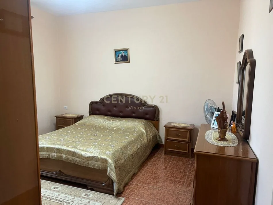 Shkoder, shitet shtepi 2+1 Kati 3, 347 m² 270.000 € (unaza perendimore rruga ethem osmani)