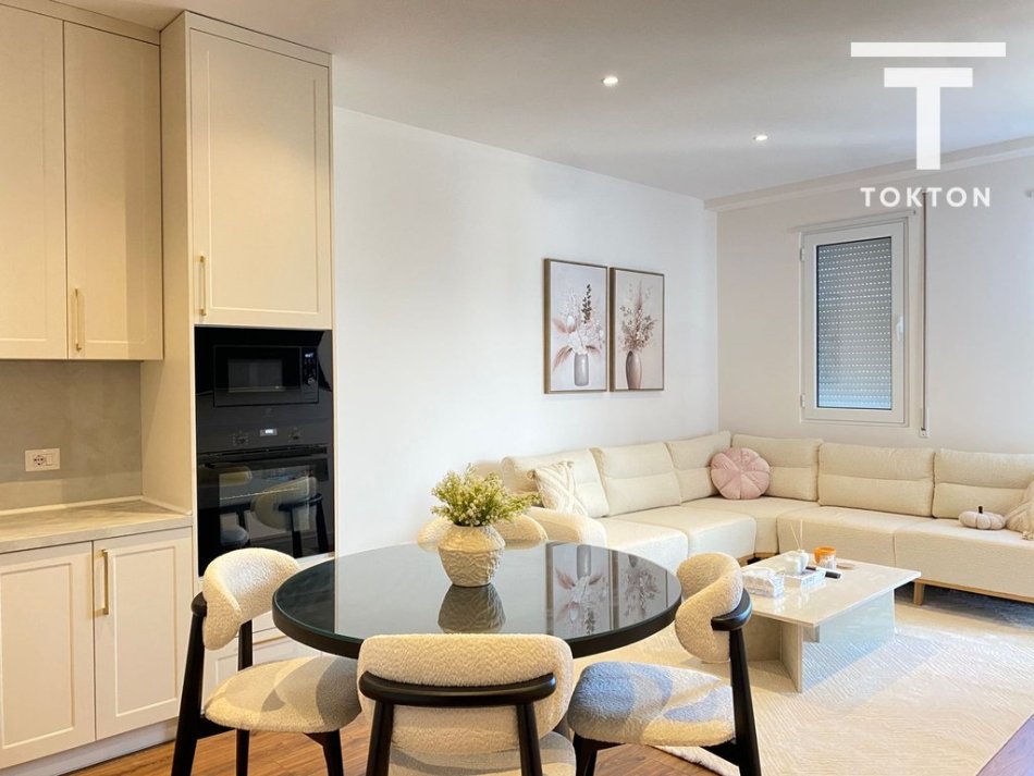 Tirane, shitet apartament 2+1 Kati 6, 150.000 € 