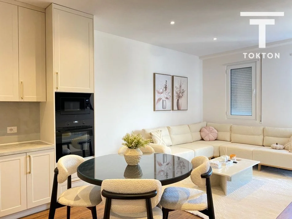 Tirane, shitet apartament 2+1 Kati 6, 150.000 € 