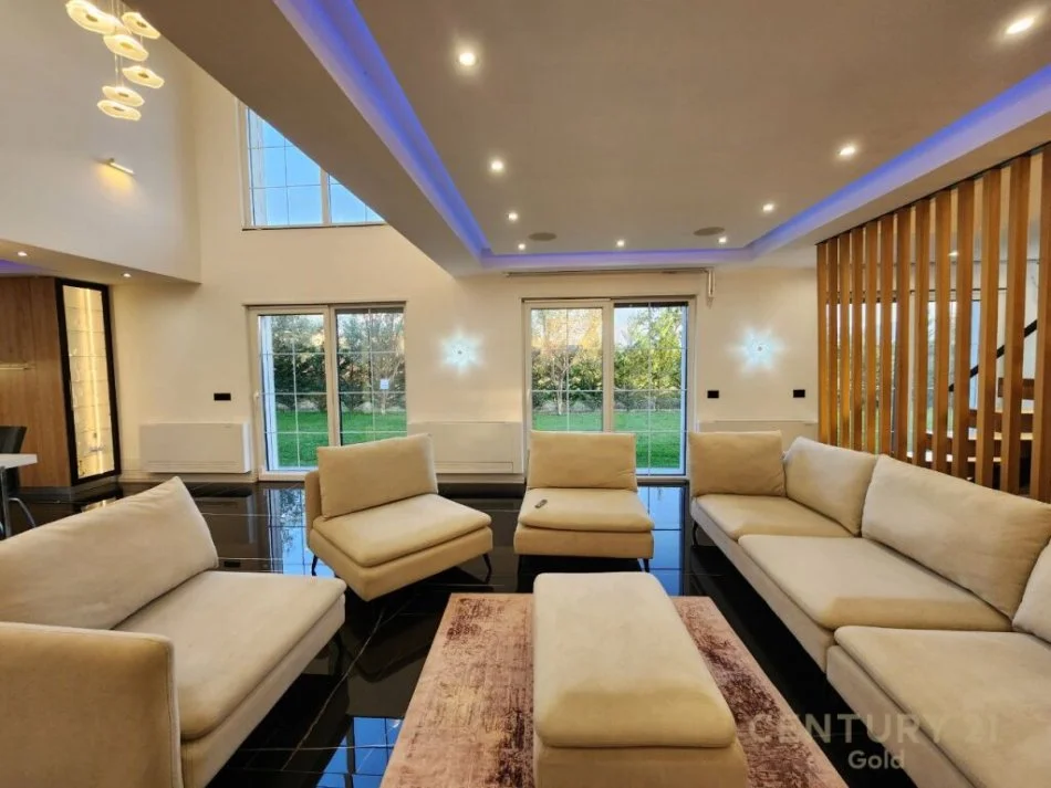 Tirane, jepet me qera Vile 2 Katshe Kati 2, 1.250 m² 5.000 € (Farke)