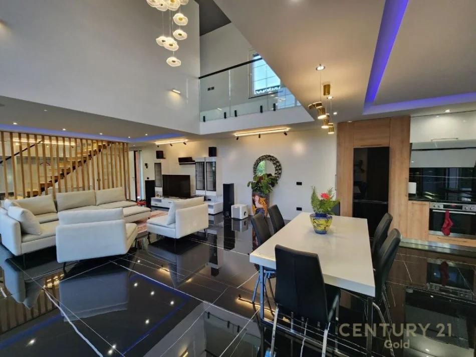 Tirane, jepet me qera Vile 2 Katshe Kati 2, 1.250 m² 5.000 € (Farke)