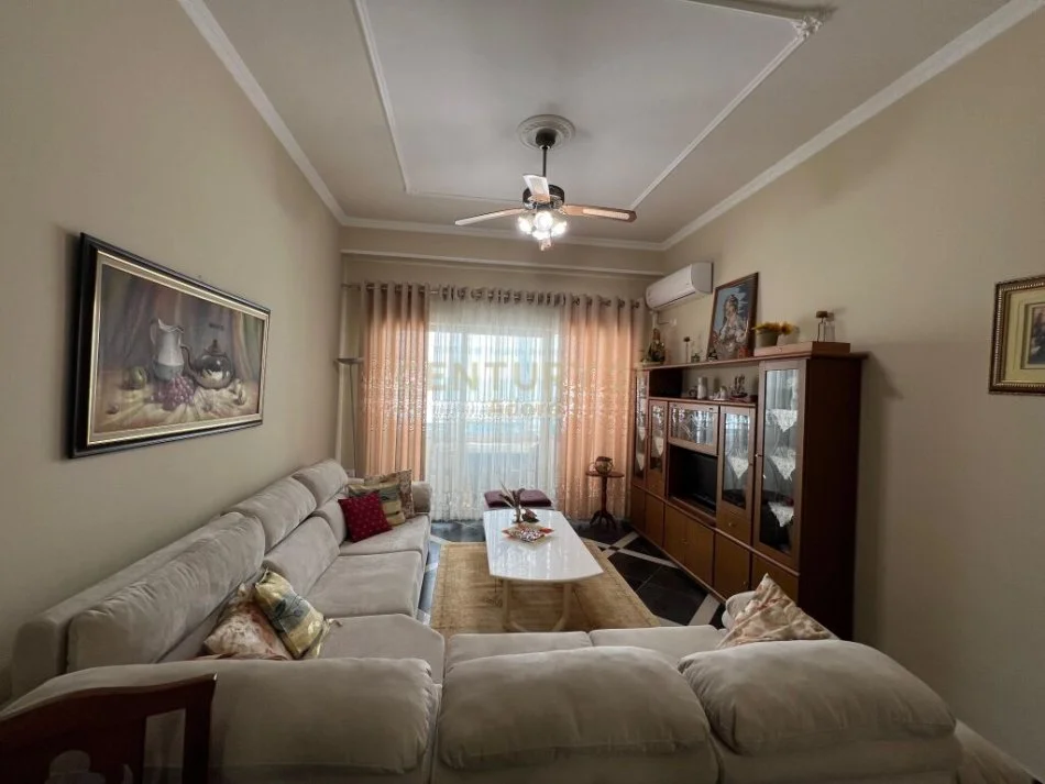 Tirane, jepet me qera apartament 2+1 Kati 1, 120 m² 500 € 