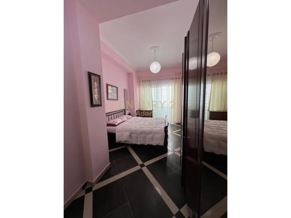 Tirane, jepet me qera apartament 2+1 Kati 1, 120 m² 500 € 