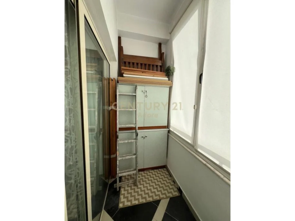 Tirane, jepet me qera apartament 2+1 Kati 1, 120 m² 500 € 