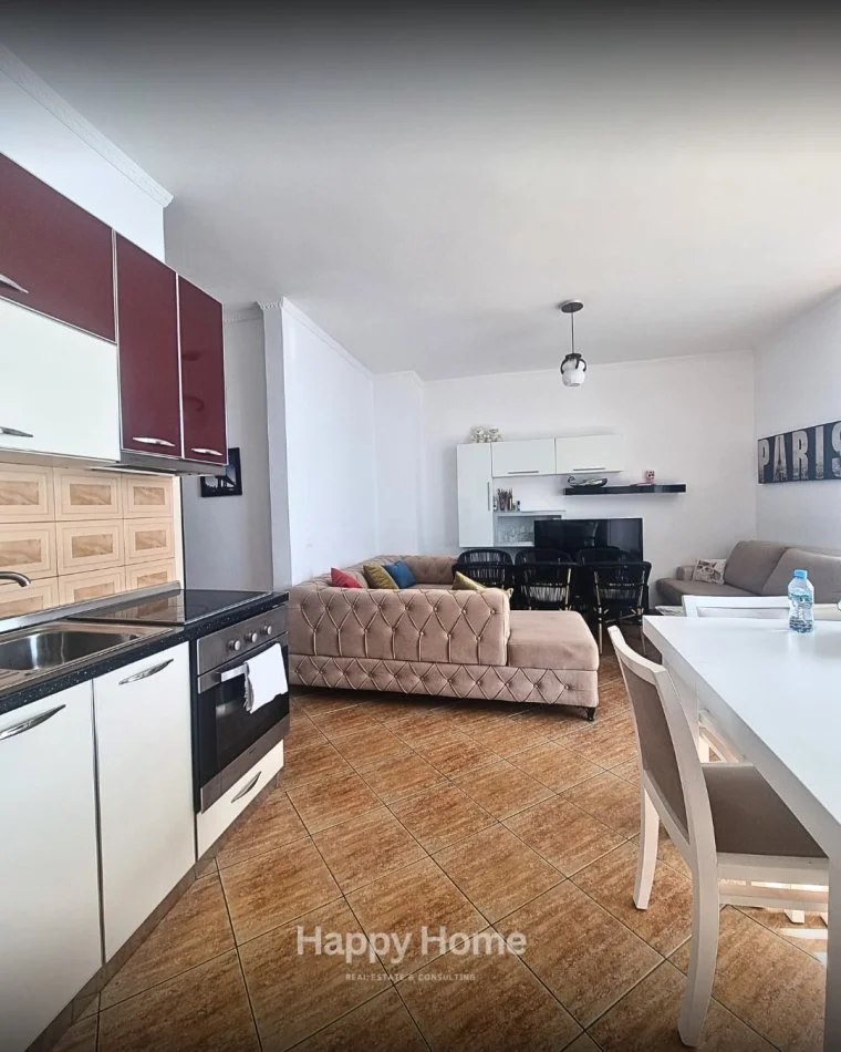 Durres Plazh, jepet me qera apartament 1+1+Ballkon Kati 7, 79 m² 500 € (Shkembi Kavajes)